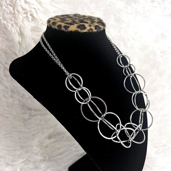 Paparazzi. Double Chain Silver Tone Circle Link Pendant Necklace Earrings‎ Set - Picture 9 of 13